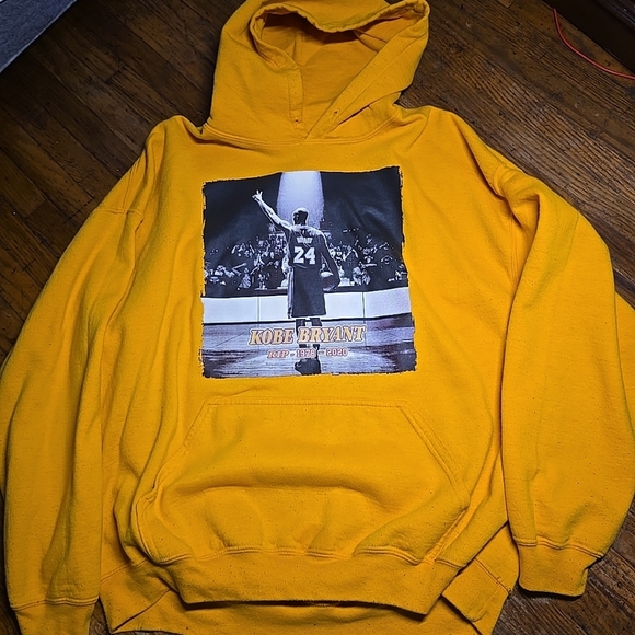 Kobe Bryant RIP Hooded Sweatshirt Mens Meduim - Picture 2 of 3